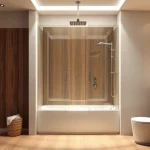 Modern paroi de douche intégrée dans une salle de bain élégante et accueillante.