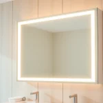 Modern sonni Spiegelschrank mit eleganter LED-Beleuchtung im Badezimmer präsentieren