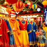 Koop een kleurrijk pietenpak bij een feestelijke marktplaats.